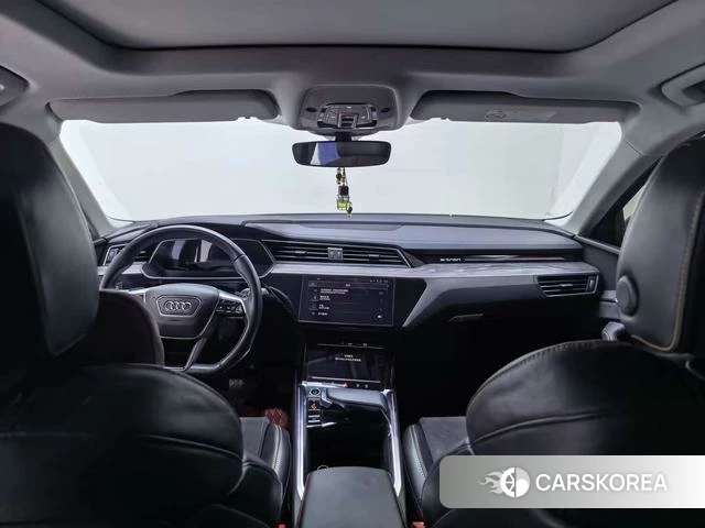 Audi e-tron 2024 Синий из Китая, фото 3