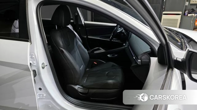 Hyundai The New Avante (CN7) 2023 Белый из Кореи, фото 3