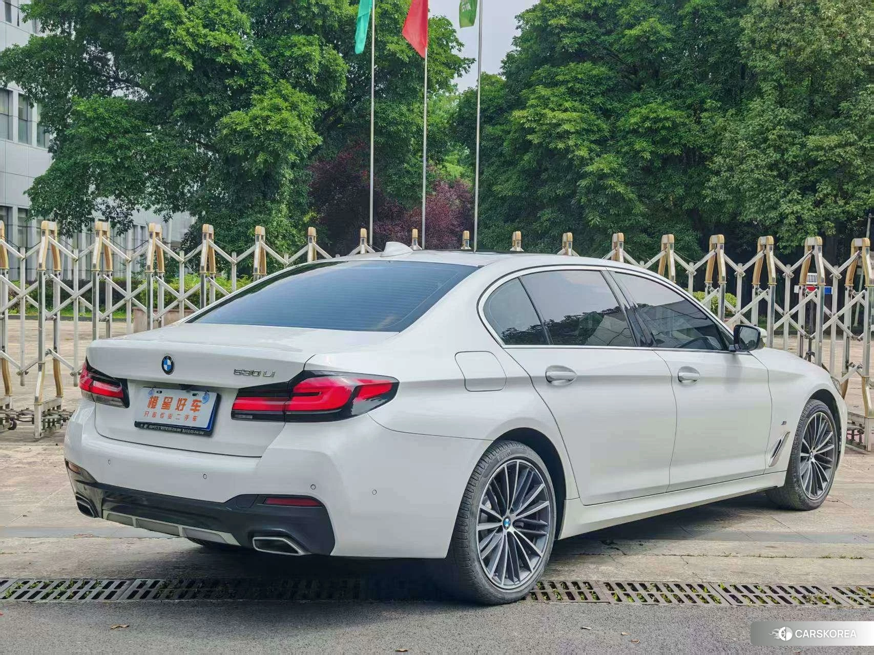 BMW 5 series 2021 Белый из Китая, фото 3
