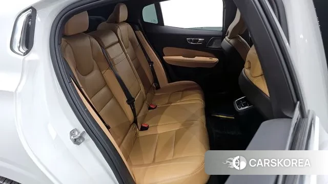 Volvo S60 3rd generation 2021 Белый из Кореи, фото 3