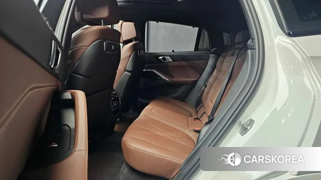 BMW X6 (G06) 2024 Белый из Кореи, фото 3