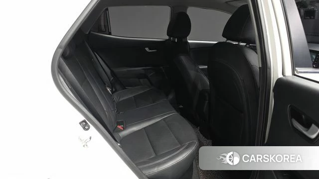 Kia Stonic 2018 Белый из Кореи, фото 3