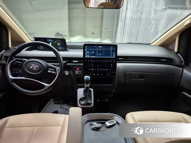 Hyundai Staria 2021 Белый из Кореи, фото 3