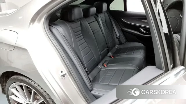 Mercedes-Benz E-Class W213 2022 Песочный из Кореи, фото 3