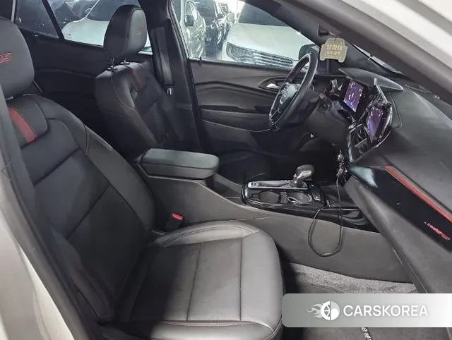 Chevrolet (GM Daewoo) Trax Crossover 2023 Белый из Кореи, фото 3