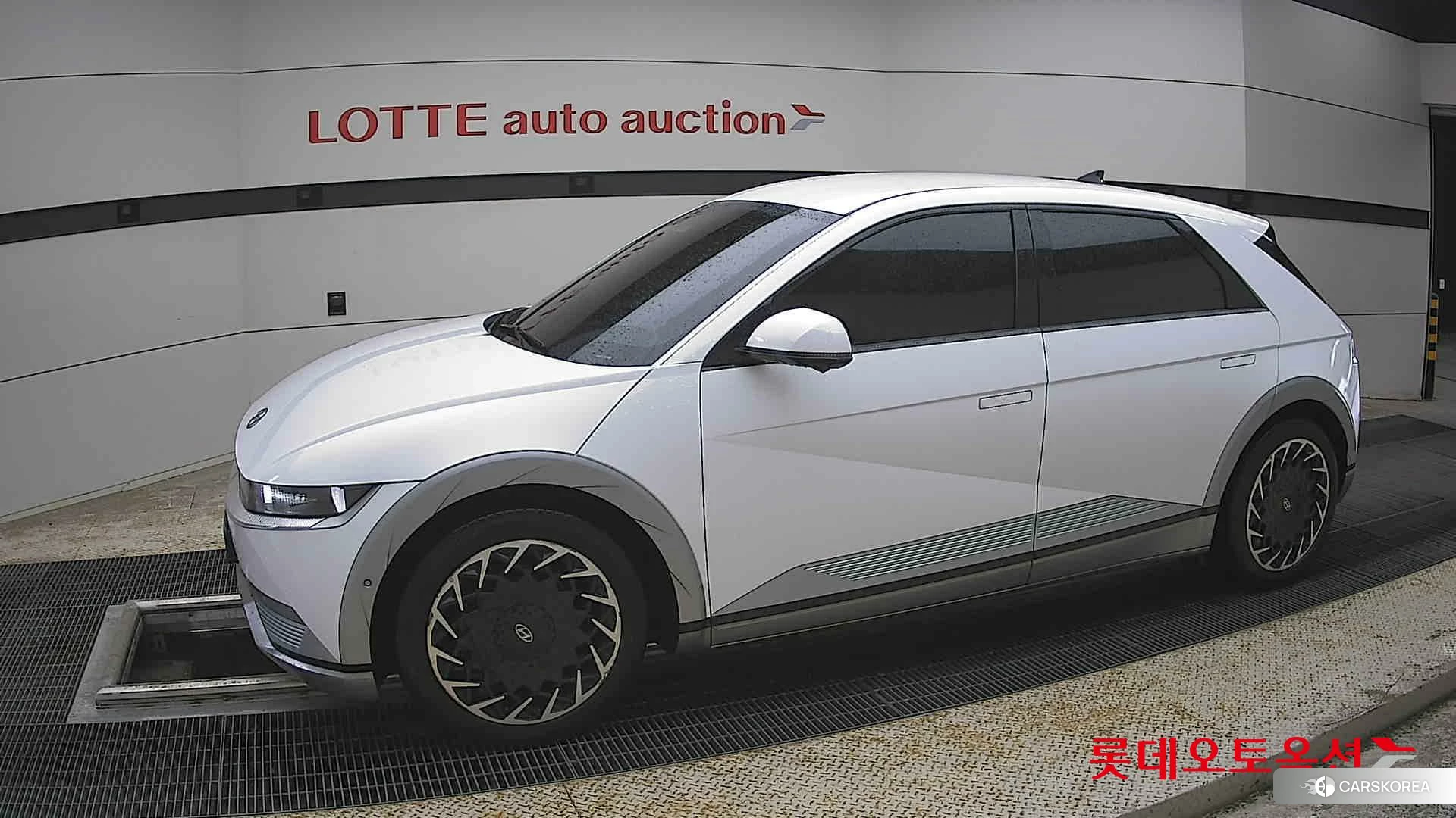 Hyundai IONIQ 5 2022 Atlas White из Кореи, фото 3