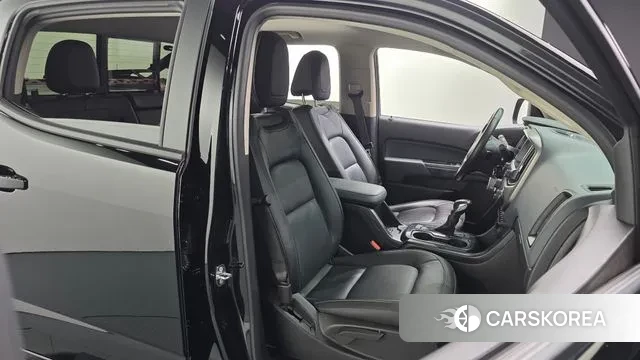 Chevrolet (GM Daewoo) Real New Colorado 2022 Черный из Кореи, фото 3