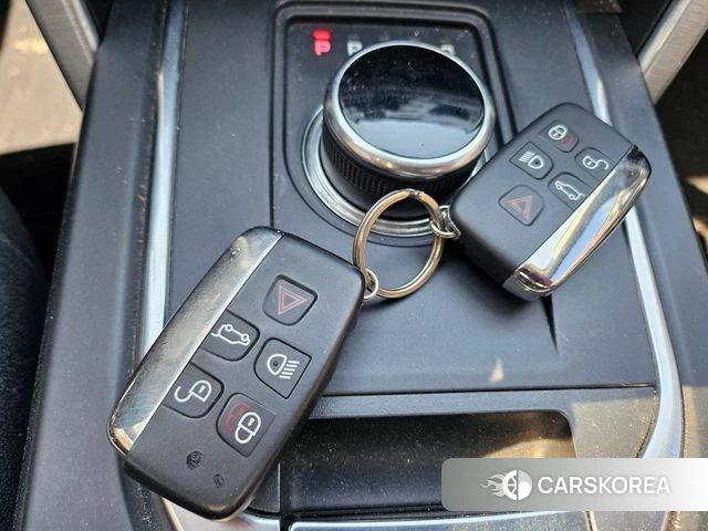 Land Rover Discovery Sports 2018 Белый из Кореи, фото 3