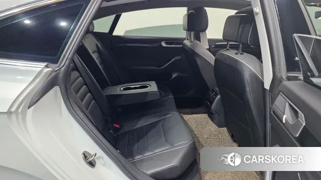 Volkswagen Arteon 2022 Белый из Кореи, фото 3