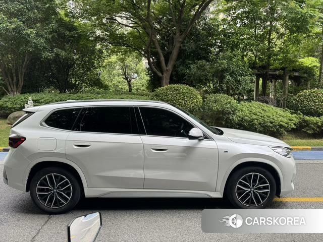 BMW iX1 2024 Белый из Китая, фото 3