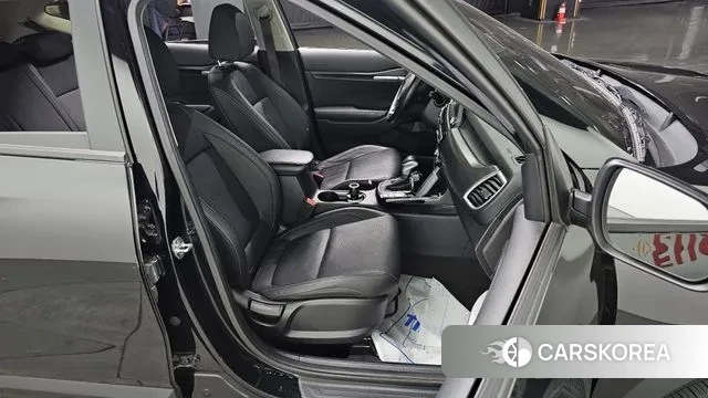 Kia Seltos 2022 Черный из Кореи, фото 3