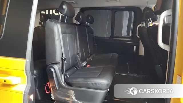 Hyundai Staria 2024 Желтый из Кореи, фото 3