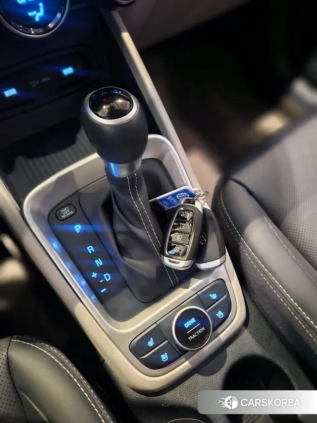 Hyundai Venue 2021 Серебряный из Кореи, фото 3