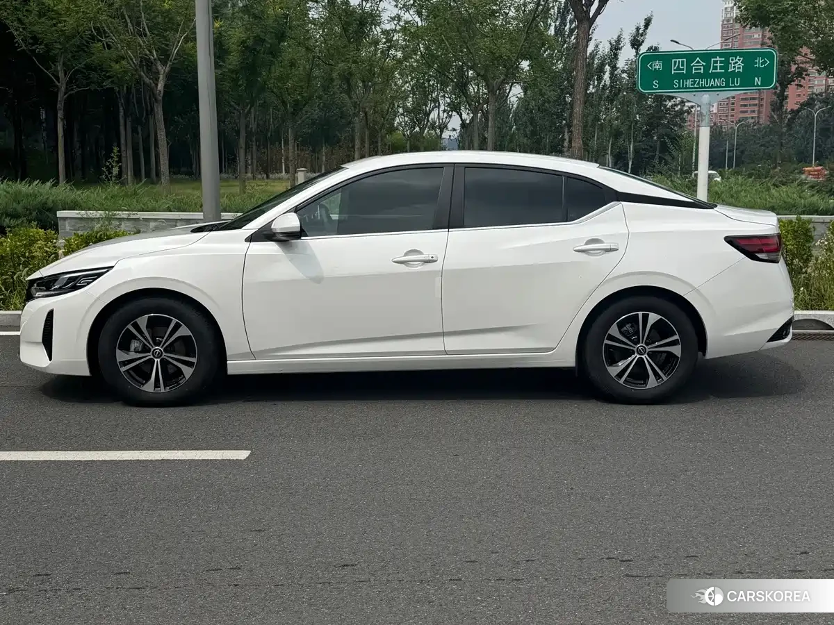 Nissan Sylphy 2024 Белый из Китая, фото 3