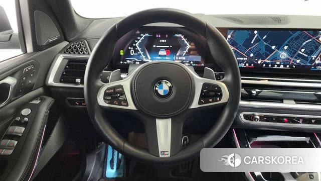 BMW X7 (G07) 2023 Белый из Кореи, фото 3