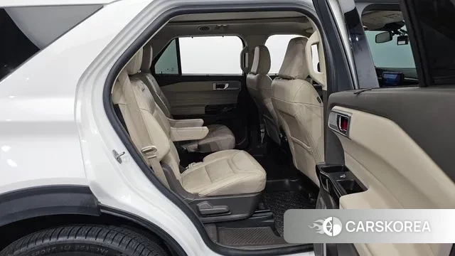 Ford Explorer 6th Generation 2021 Белый из Кореи, фото 3