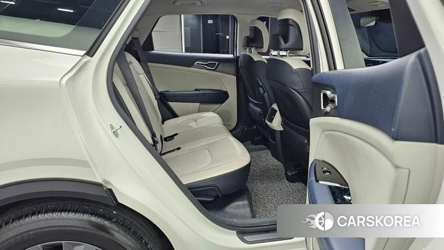 Kia Sportage 5th Generation 2023 Белый из Кореи, фото 3