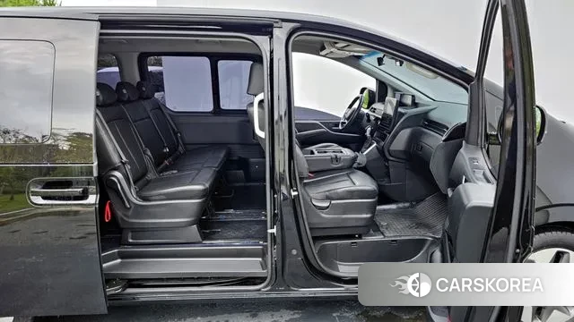 Hyundai Staria 2022 Черный из Кореи, фото 3