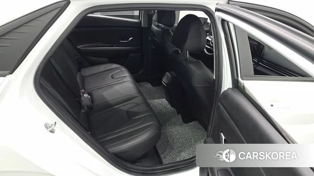 Hyundai Avante Hybrid (CN7) 2022 Белый из Кореи, фото 3