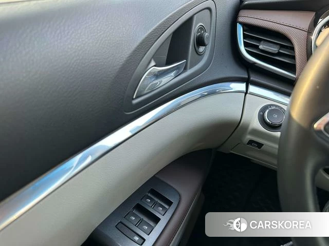 Buick GL8 2022 Коричневый из Китая, фото 3