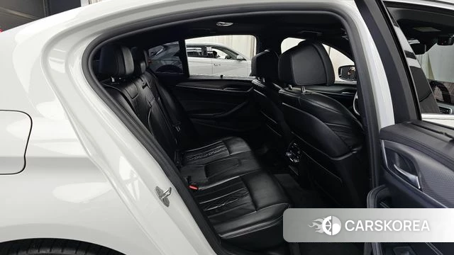 BMW 5 Series (G30) 2019 Белый из Кореи, фото 3