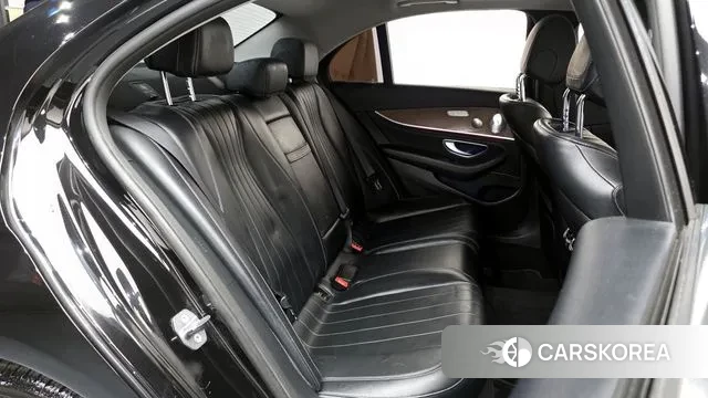 Mercedes-Benz E-Class W213 2018 Черный из Кореи, фото 3