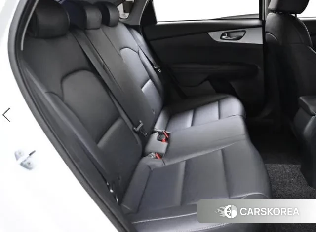 Kia The New K3 2nd generation 2021 Белый из Кореи, фото 3