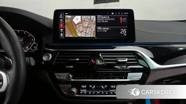 BMW 5 Series (G30) 2021 Белый из Кореи, фото 3