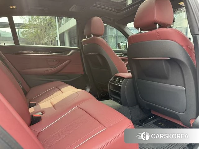BMW 5 series 2022 Белый из Китая, фото 3