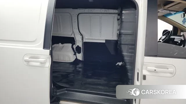 Hyundai Staria 2022 Белый из Кореи, фото 3