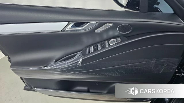 Genesis G80 (RG3) 2026 Черный из Кореи, фото 3