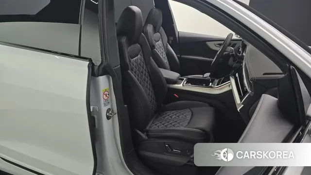 Audi Q8 (4M) 2023 Белый из Кореи, фото 3