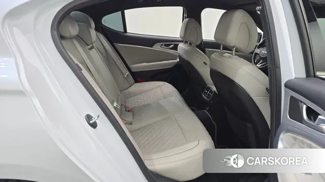 Genesis The New G70 2023 Белый из Кореи, фото 3