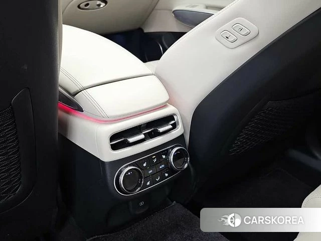Genesis GV70 2023 Черный из Кореи, фото 3