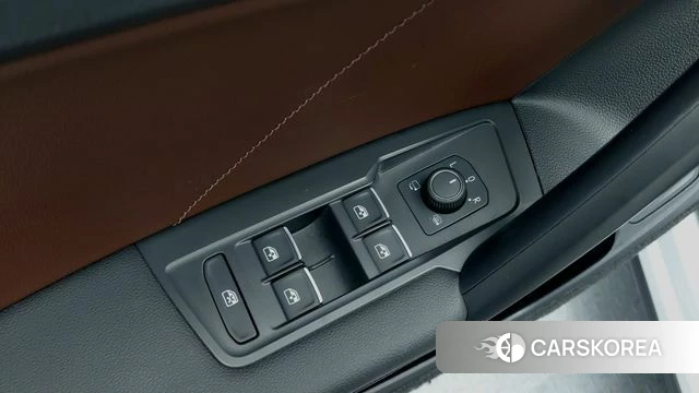 Volkswagen Tiguan Allspace 2022 Белый из Кореи, фото 3