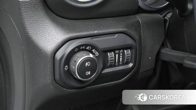 Jeep Wrangler (JL) 2023 Белый из Кореи, фото 3