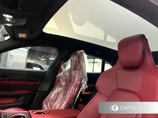 Porsche Taycan 2023 Серебряный из Кореи, фото 3