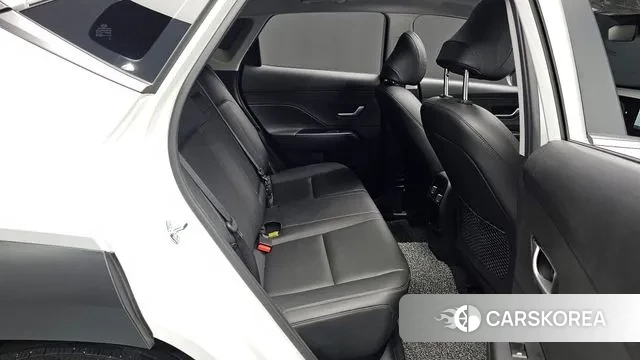 Hyundai Kona (SX2) 2023 Белый из Кореи, фото 3