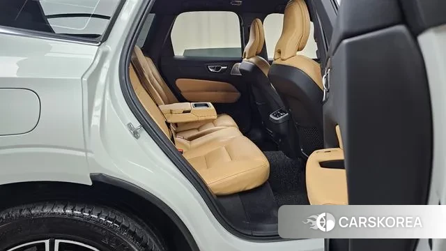 Volvo XC60 second Generation 2021 Белый из Кореи, фото 3