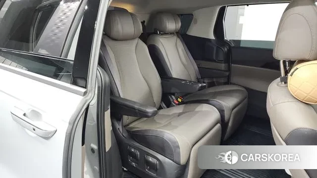 Kia The New Carnival 4th Generation 2024 Серебряный из Кореи, фото 3