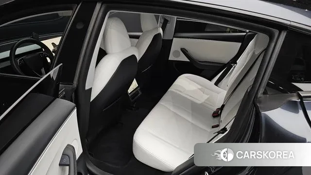 Tesla Model 3 2024 Серый из Кореи, фото 3