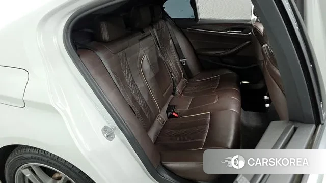 BMW 5 Series (G30) 2019 Белый из Кореи, фото 3