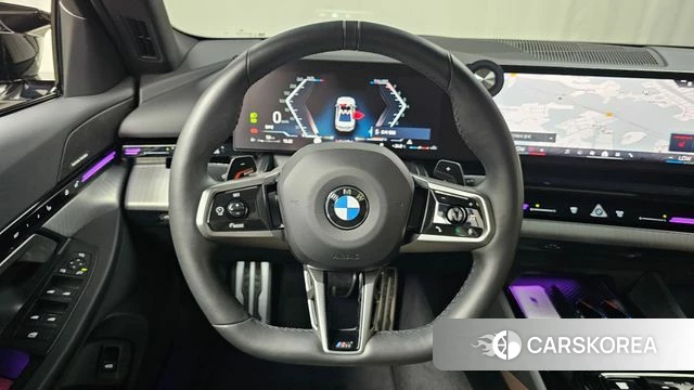 BMW 5 Series (G60) 2023 Белый из Кореи, фото 3