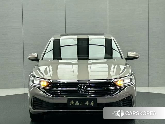 Volkswagen Sagitar 2022 Серебристо-серый из Китая, фото 3