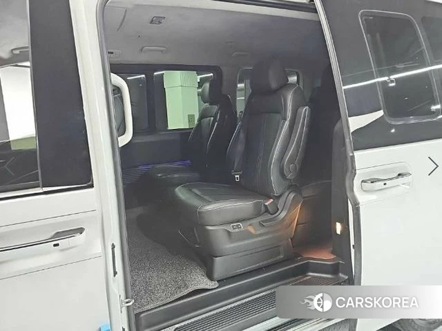 Hyundai Staria 2022 Белый из Кореи, фото 3