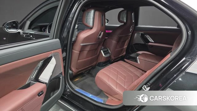 BMW 7 Series (G70) 2024 Черный из Кореи, фото 3