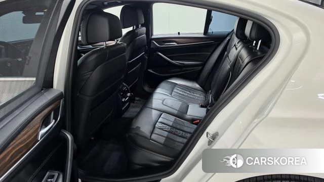 BMW 5 Series (G30) 2018 Белый из Кореи, фото 3