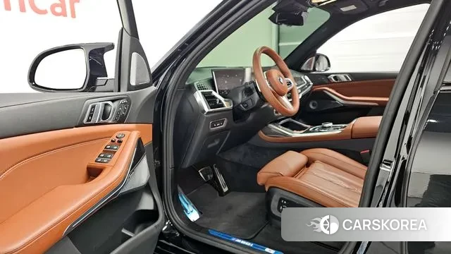 BMW X7 (G07) 2025 Черный из Кореи, фото 3