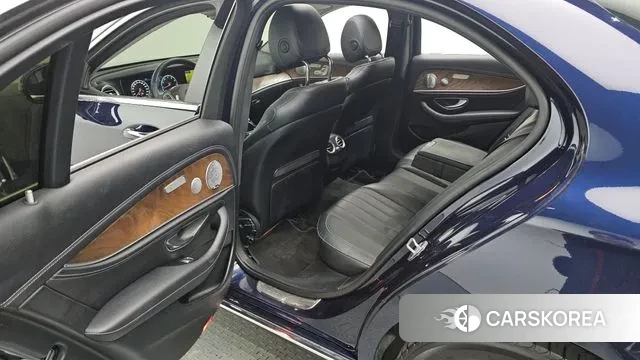 Mercedes-Benz E-Class W213 2018 Синий из Кореи, фото 3