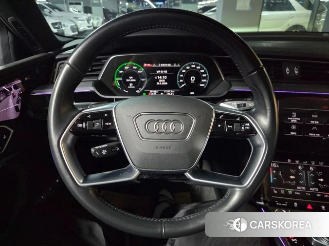 Audi e-Tron 2020 Черный из Кореи, фото 3